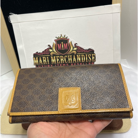 Celine Triomphe Long Wallet.Pre loved. - Picture 2 of 7